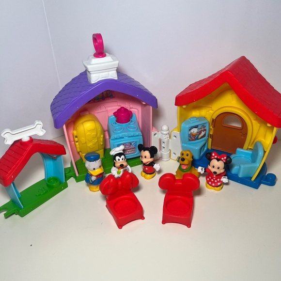 Fisher Price Little People Minnie and Mickey House with Extra Figures and Pluto - Picture 1 of 5